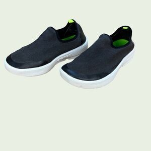 Oofos eeZee Low Women 7.5 Black White Recovery Slip On Shoes Sneakers Plantar